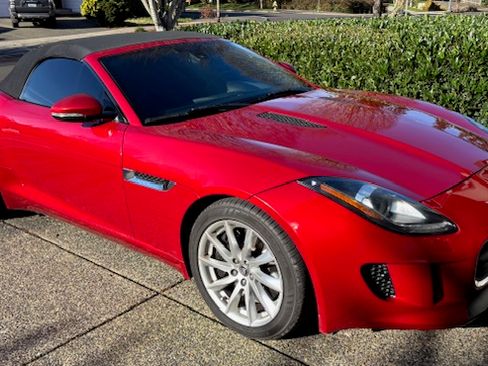 Used 2014 Jaguar F-TYPE Convertible image 17