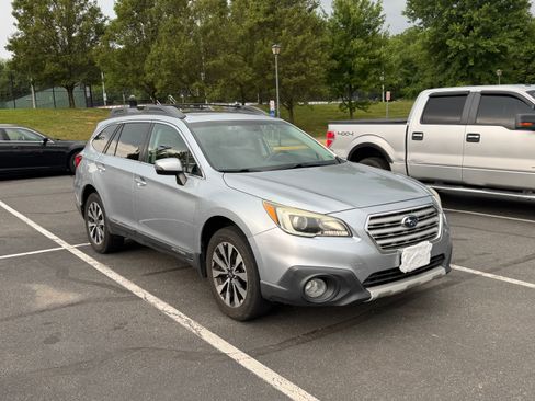 Used 2015 Subaru Outback 2.5i Limited AWD/4WD image 2