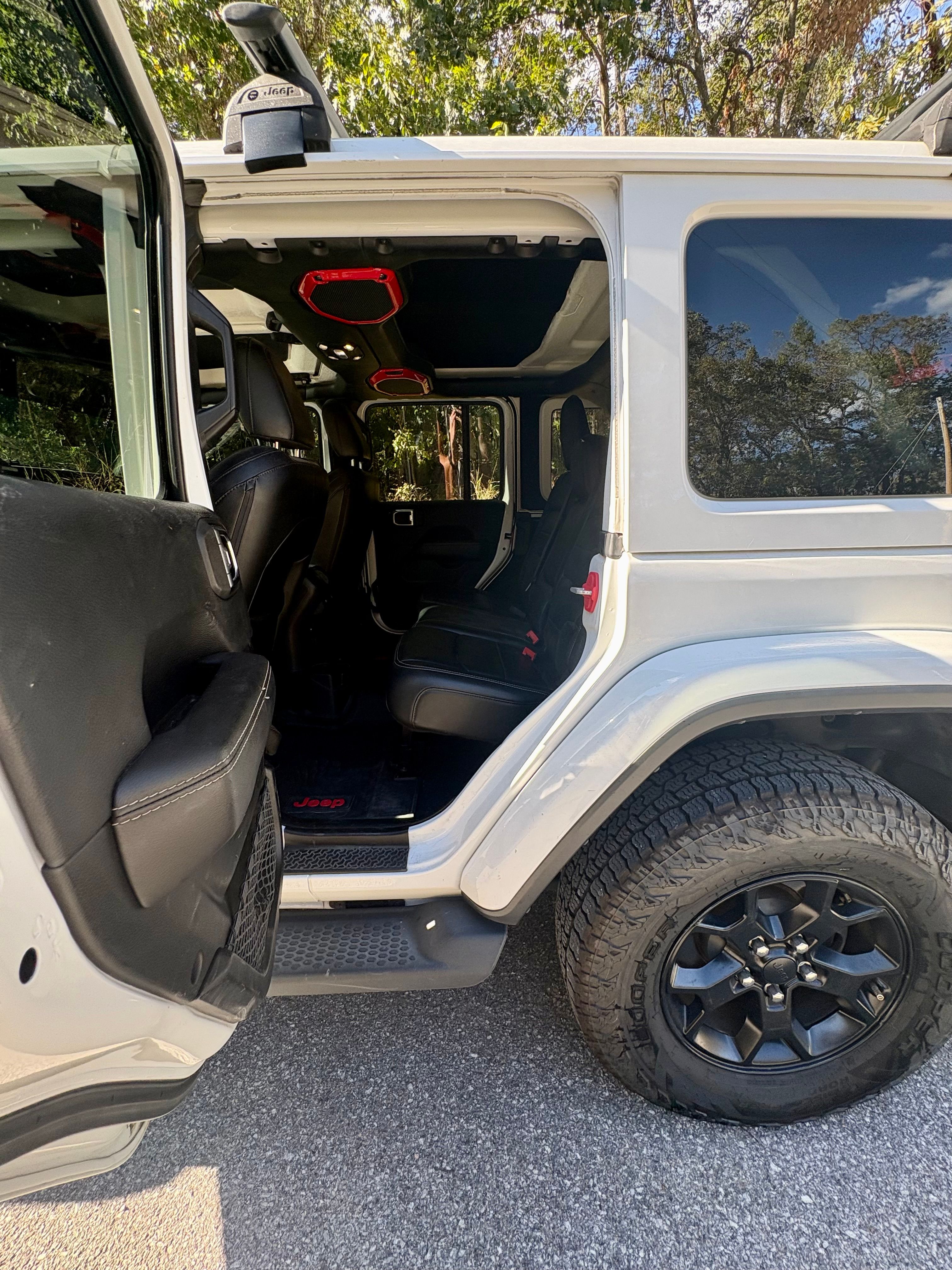 Used 2019 Jeep Wrangler Unlimited Sahara AWD/4WD image 19