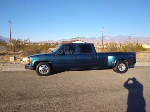 Used 1994 GMC Sierra 3500 2WD Crew Cab image 1