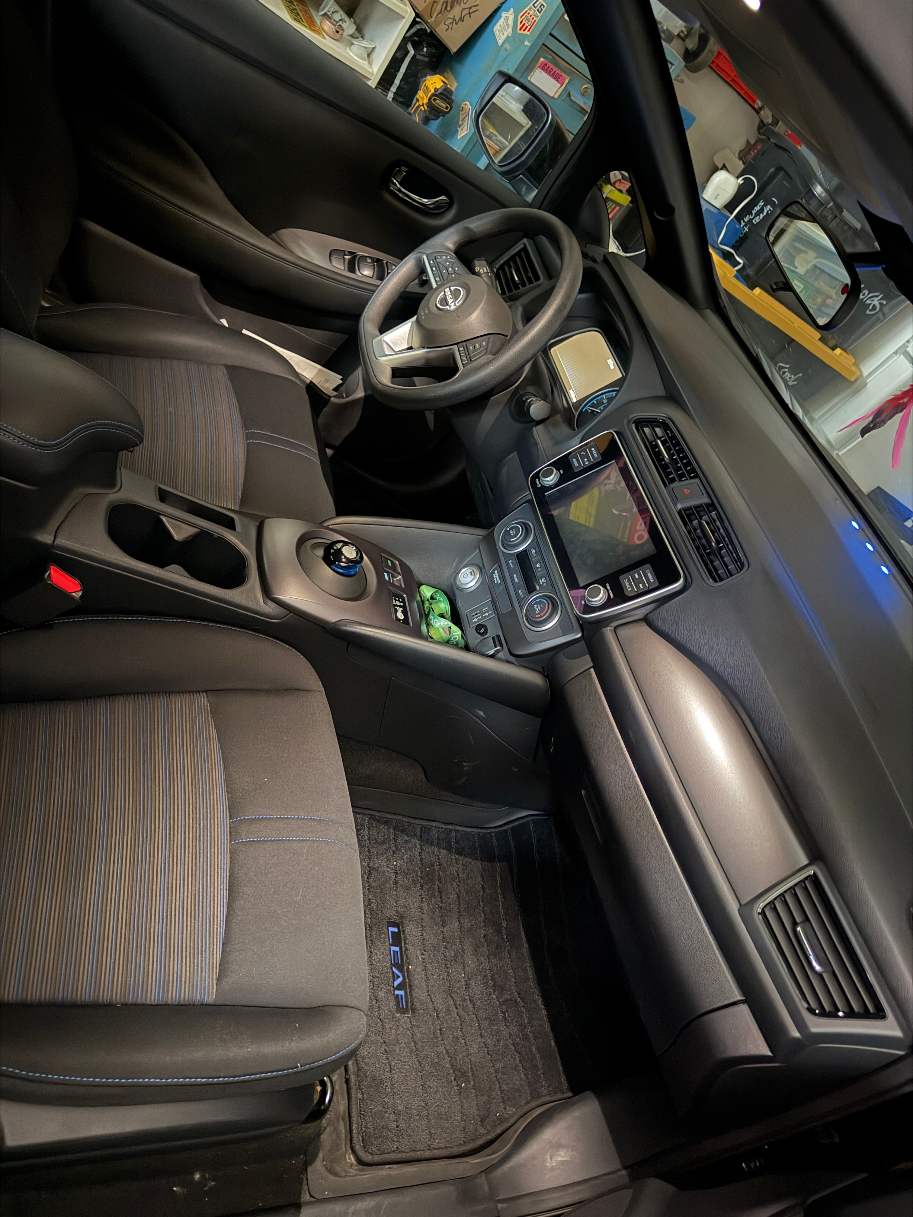 Used 2025 Nissan Leaf S FWD image 8