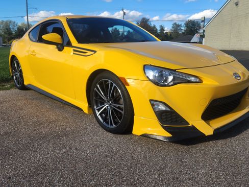 Used 2015 Scion FR-S Release Series 1.0 image 9