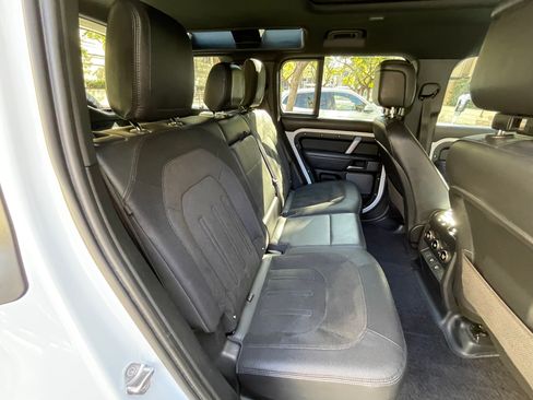 Used 2023 Land Rover Defender 110 image 21