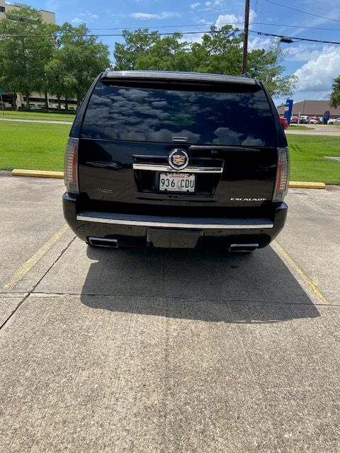 Used 2013 Cadillac Escalade ESV Premium RWD image 5
