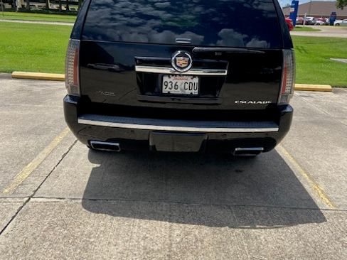 Used 2013 Cadillac Escalade ESV Premium RWD image 5