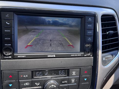 Used 2013 Jeep Grand Cherokee Laredo image 14