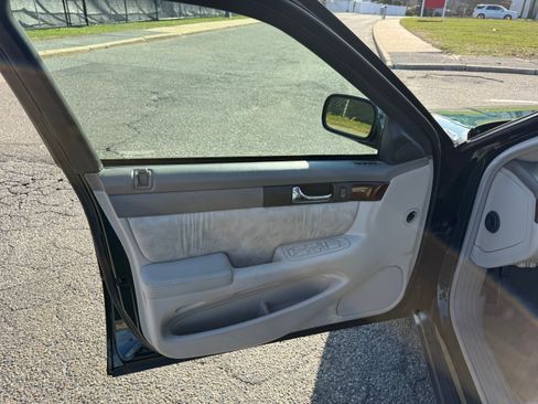 Used 1999 Cadillac Seville SLS w/ Convenience Pkg image 17
