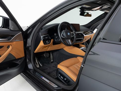 Used 2023 BMW M550i xDrive w/ Executive Package image 19