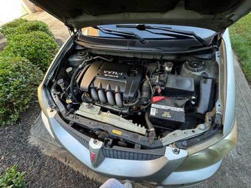Used 2004 Pontiac Vibe GT w/ Moon And Tunes Value Package FWD image 8