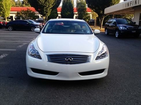 Used 2010 INFINITI G37 Convertible w/ Premium Pkg RWD image 5