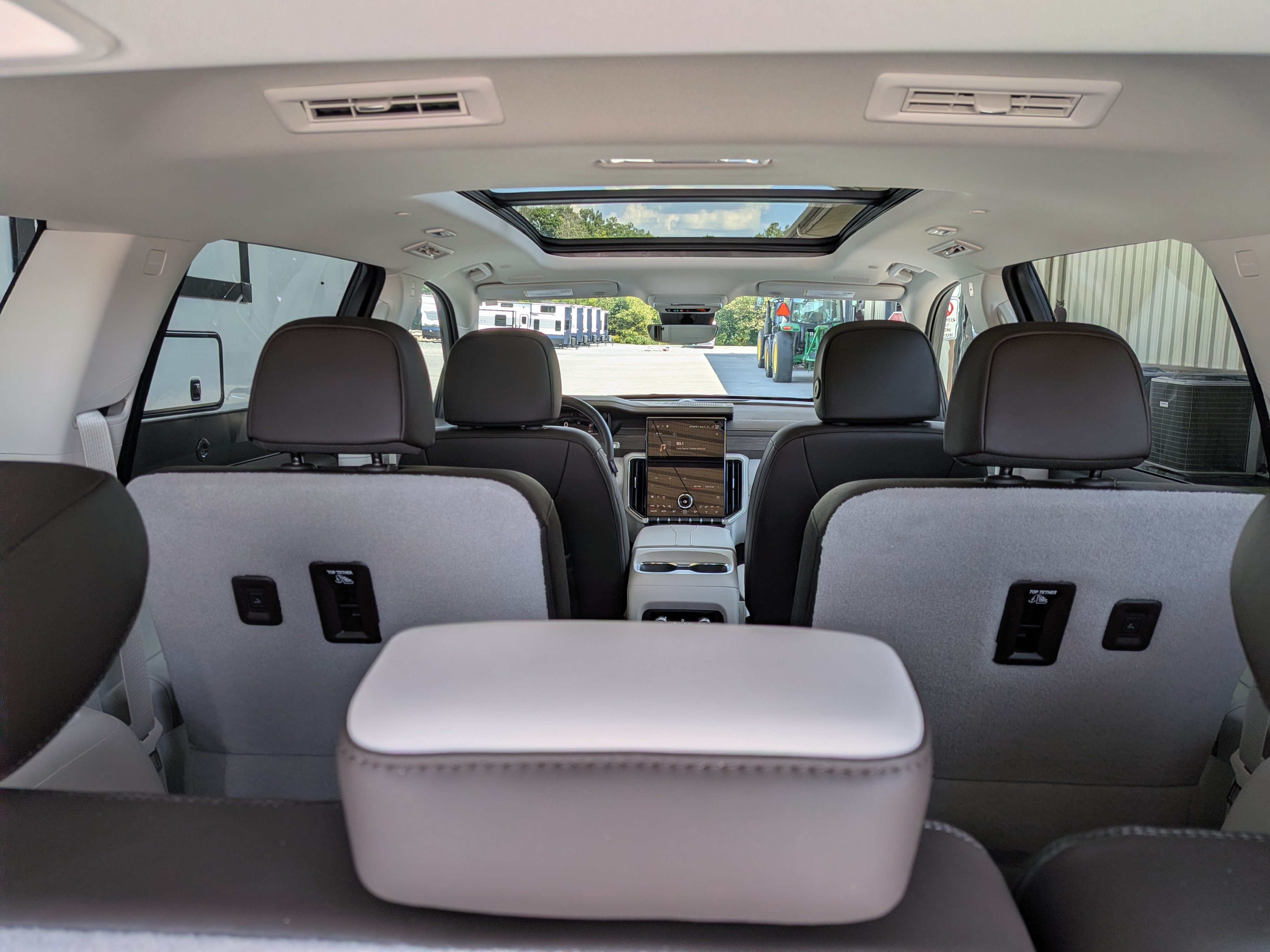 Used 2026 GMC Acadia Denali FWD image 18