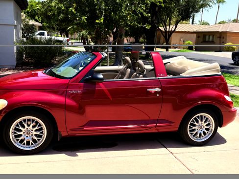 Used 2006 Chrysler PT Cruiser Touring w/ Boston Acoustics Audio Group FWD image 8