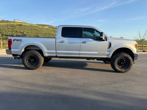 Used 2017 Ford F250 Lariat w/ Lariat Ultimate Package image 8