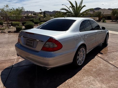 Used 2007 Mercedes-Benz E 550 Sedan image 6