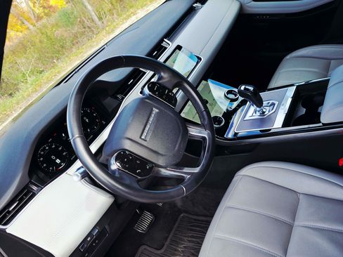 Used 2020 Land Rover Range Rover Evoque SE image 21