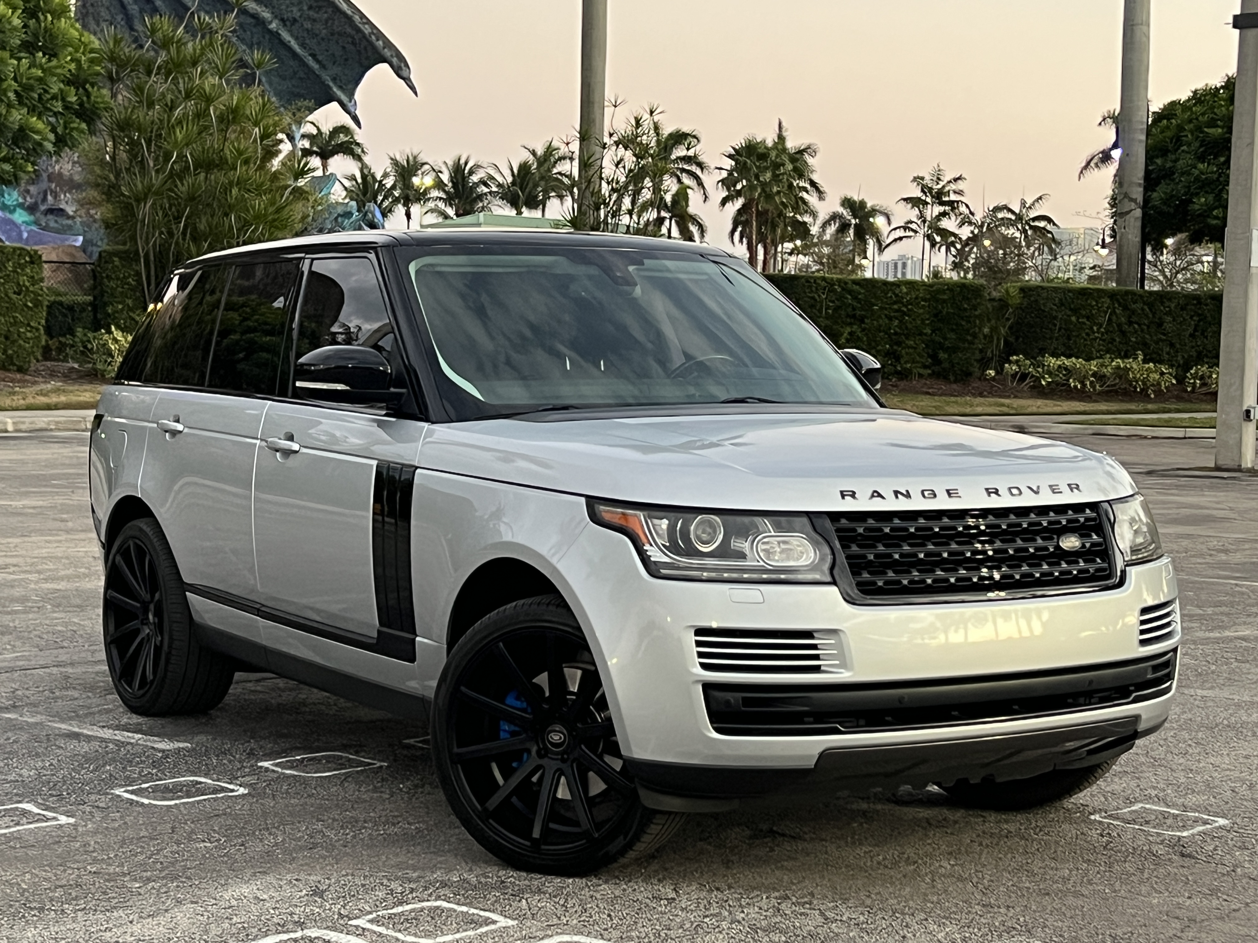 Used 2014 Land Rover Range Rover HSE AWD/4WD image 1