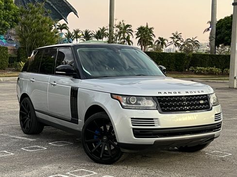 Used 2014 Land Rover Range Rover HSE image 1