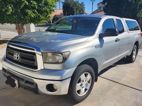 Used 2010 Toyota Tundra 4x4 Double Cab image 2