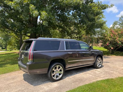 Used 2016 Cadillac Escalade ESV Premium AWD/4WD image 6