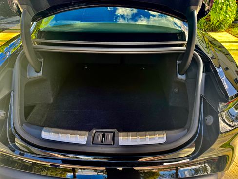 Used 2022 Porsche Taycan GTS image 18