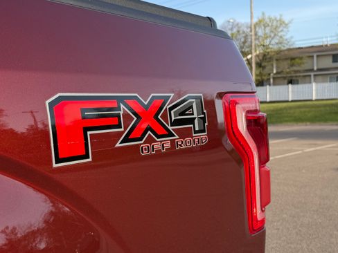 Used 2016 Ford F150 Lariat w/ Equipment Group 502A Luxury AWD/4WD image 5