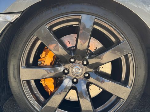 Used 2010 Nissan GT-R Premium AWD/4WD image 4