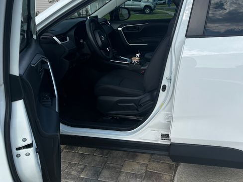 Used 2023 Toyota RAV4 LE FWD image 16
