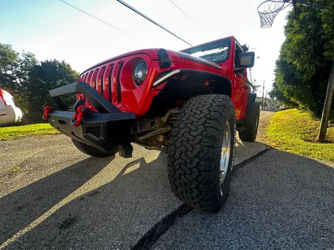 Used 2019 Jeep Wrangler Sport image 13