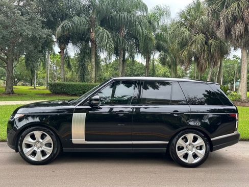 Used 2020 Land Rover Range Rover HSE image 2