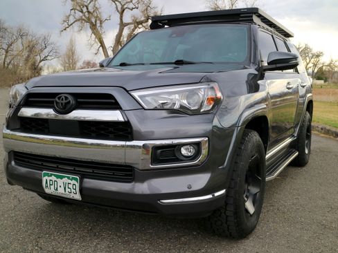 Used 2021 Toyota 4Runner Limited image 11