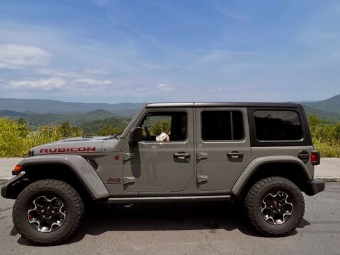 Used 2023 Jeep Wrangler Unlimited Rubicon AWD/4WD image 2
