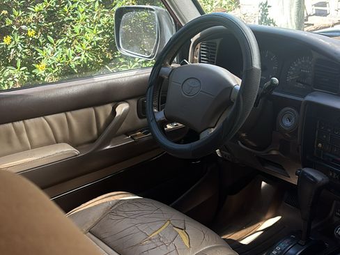 Used 1996 Toyota Land Cruiser image 6