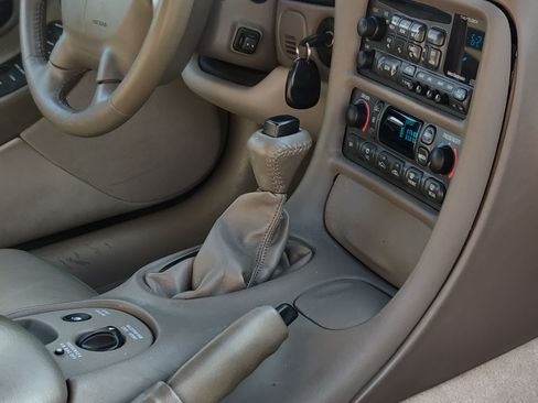 Used 2003 Chevrolet Corvette Coupe w/ Preferred Equipment Group image 17