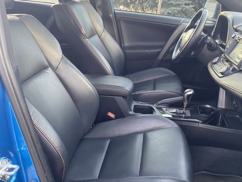 Used 2016 Toyota RAV4 SE image 6