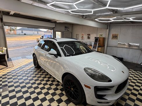 Used 2018 Porsche Macan GTS image 2