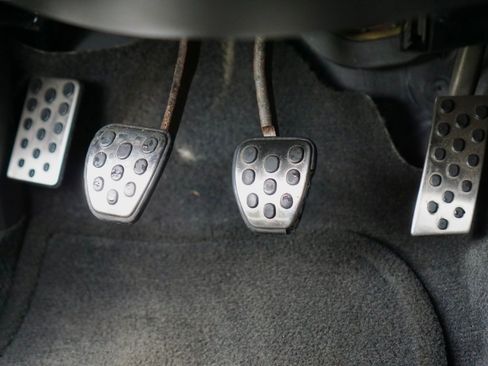 Used 2004 Ford Mustang GT image 13