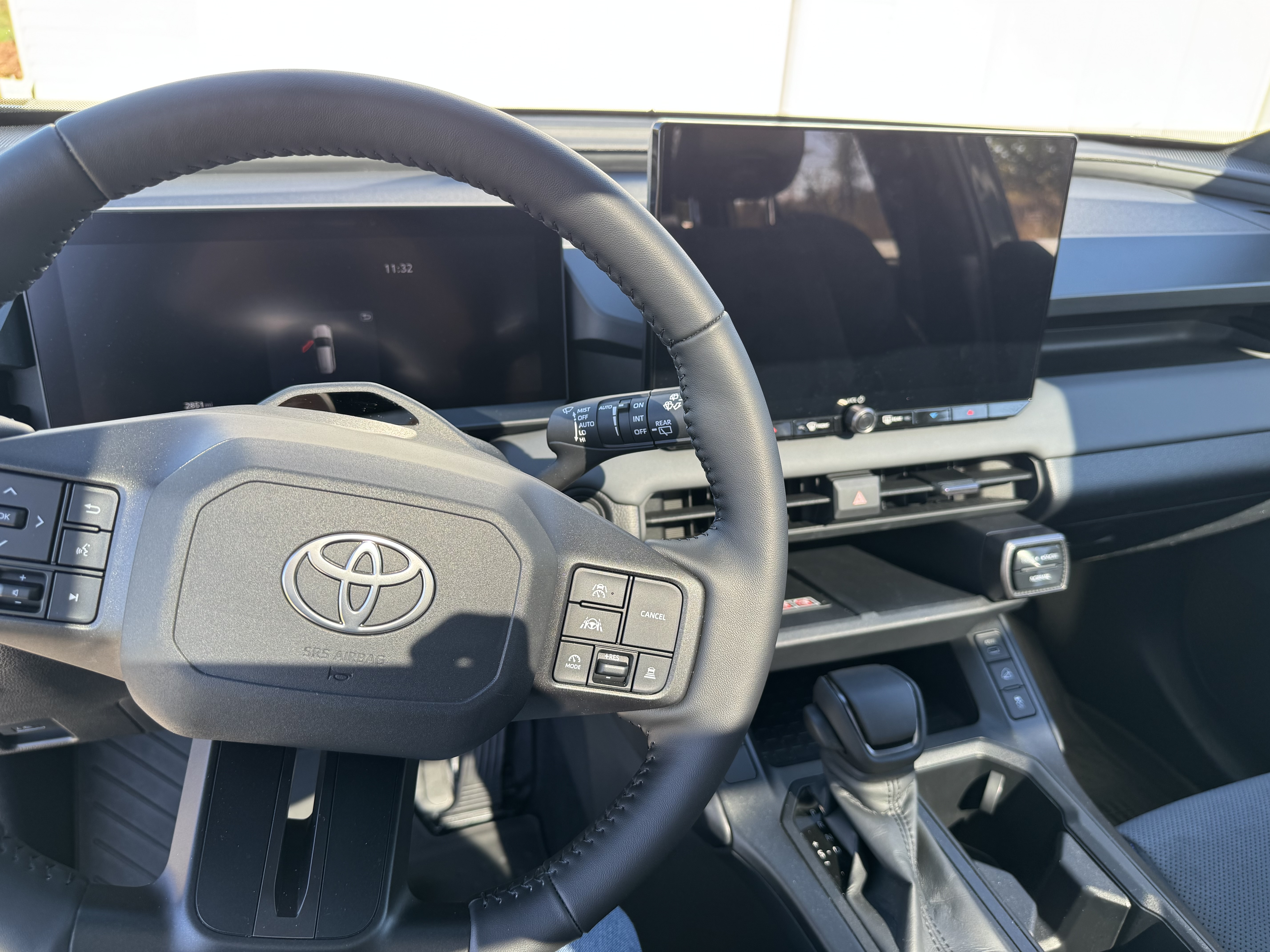 Used 2026 Toyota RAV4 XSE w/ Panoramic Sun Roof Package AWD/4WD image 20