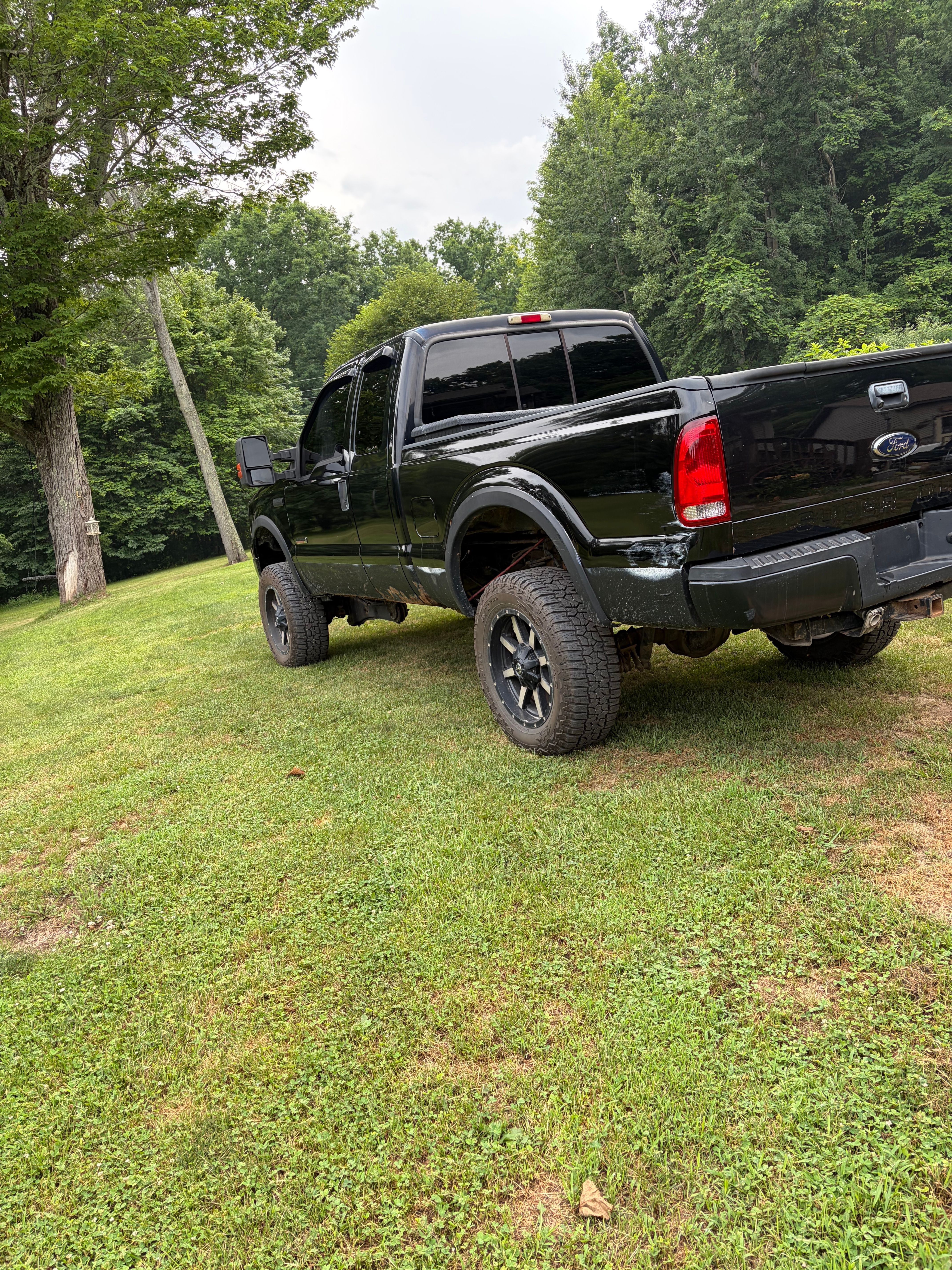 Used 2005 Ford F250 XLT AWD/4WD image 5