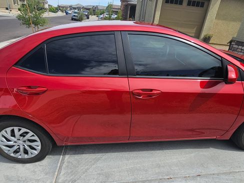 Used 2018 Toyota Corolla LE w/ Carpet Mat Package (TMS) image 4