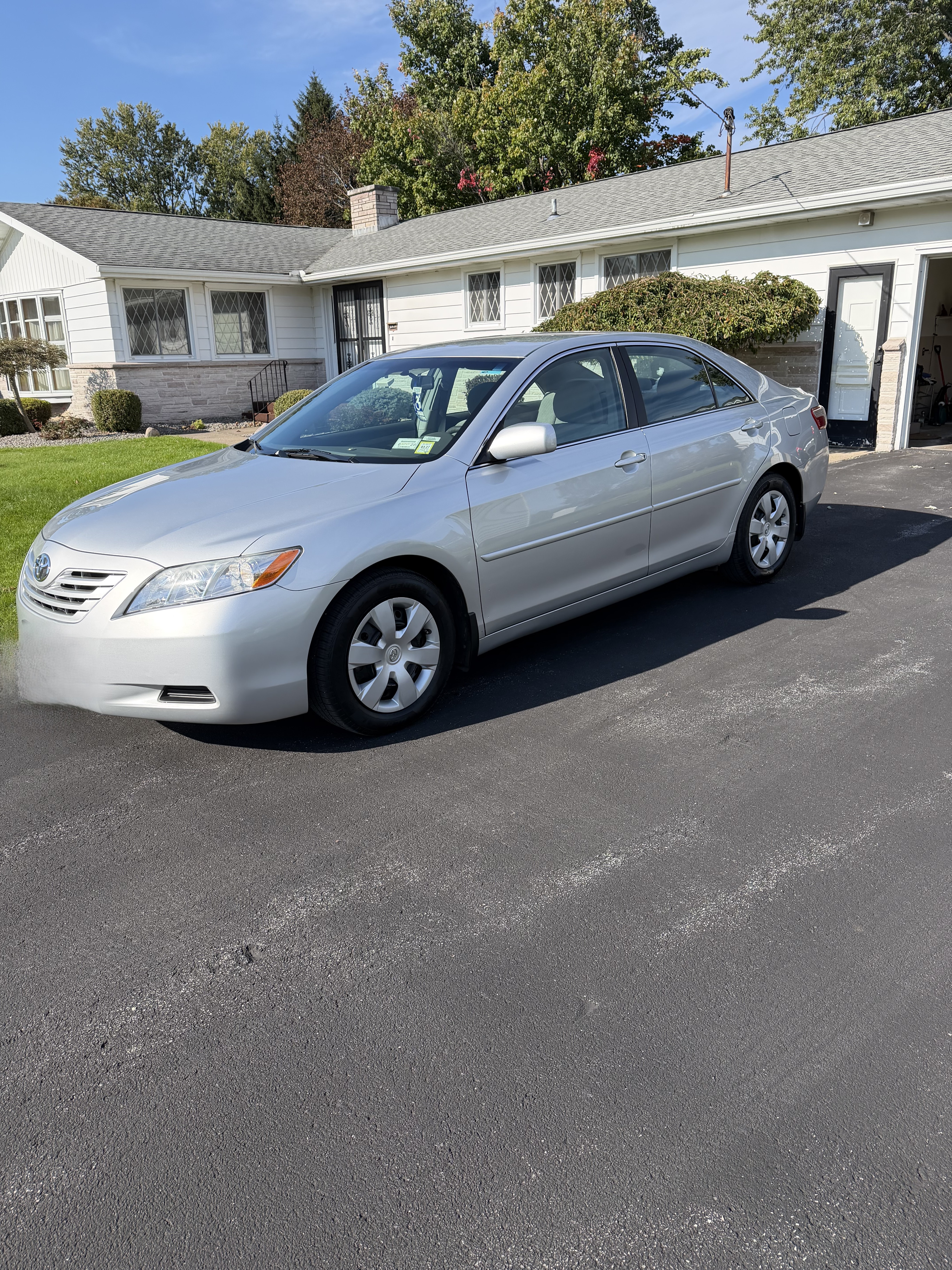 Used 2007 Toyota Camry LE FWD image 1