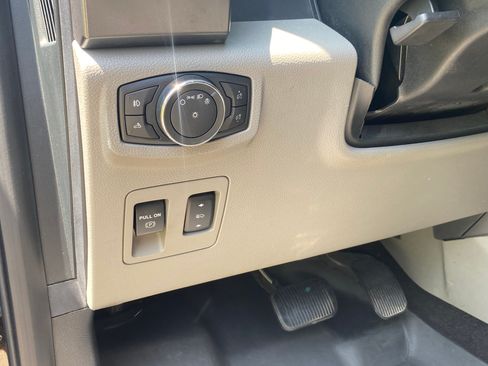 Used 2016 Ford F150 XLT w/ Equipment Group 302A Luxury RWD image 18