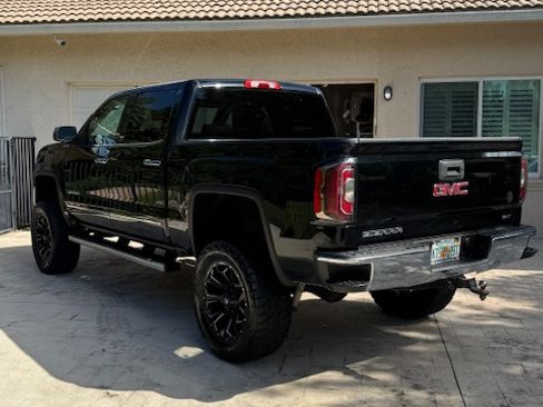 Used 2017 GMC Sierra 1500 SLT w/ SLT Premium Package image 9