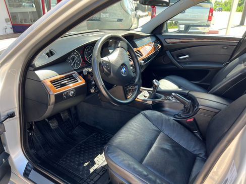 Used 2010 BMW 535i xDrive Wagon image 16