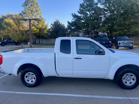 Used 2013 Nissan Frontier S image 1