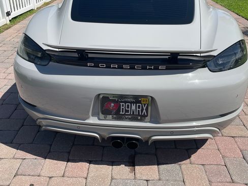 Used 2018 Porsche 718 Cayman S RWD image 6