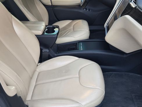 Used 2014 Tesla Model S Sedan 4D image 15