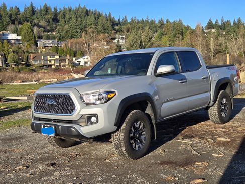 Used 2019 Toyota Tacoma TRD Off-Road image 4