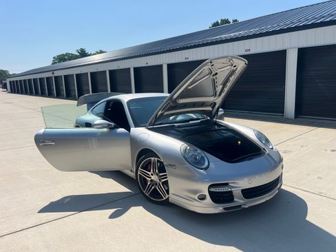 Used 2007 Porsche 911 Turbo AWD/4WD image 2