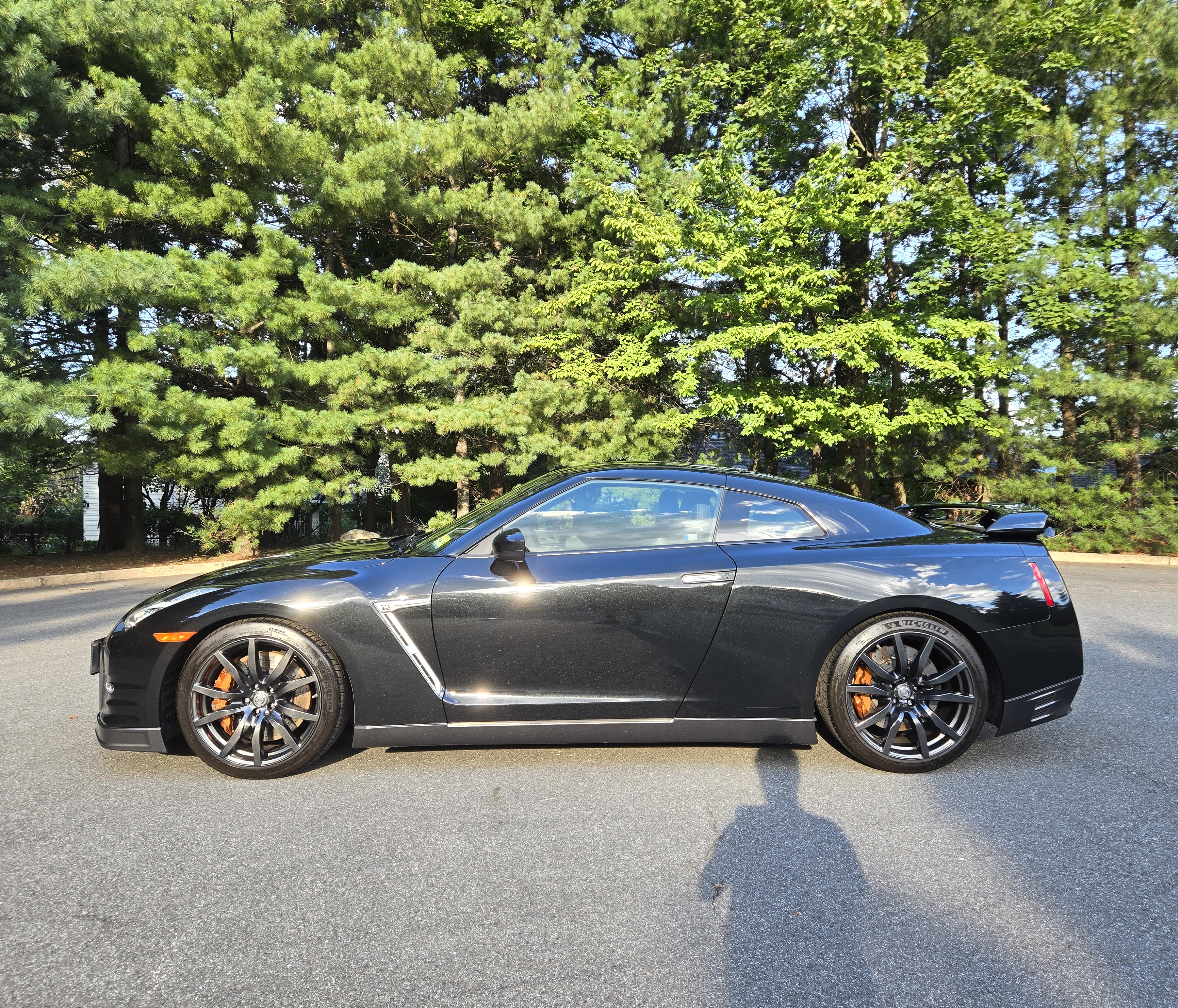Used 2015 Nissan GT-R Premium AWD/4WD image 2