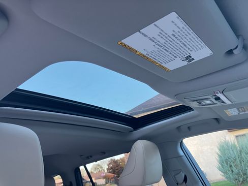 Used 2020 Toyota Highlander XLE image 10